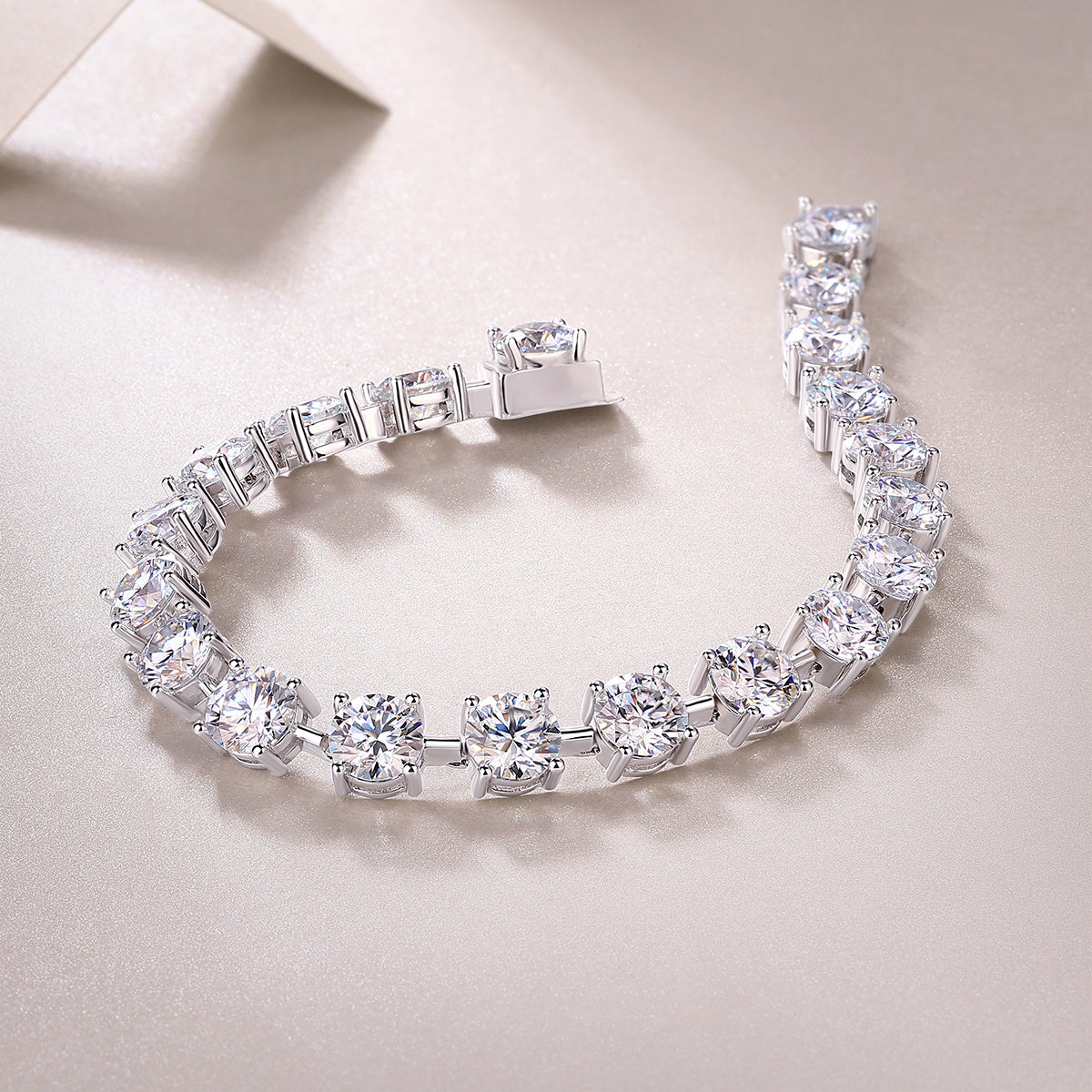 About Time Luxury Fashion Mossan Diamond S925 Silver Bracelet Comparable To Natural Diamonds